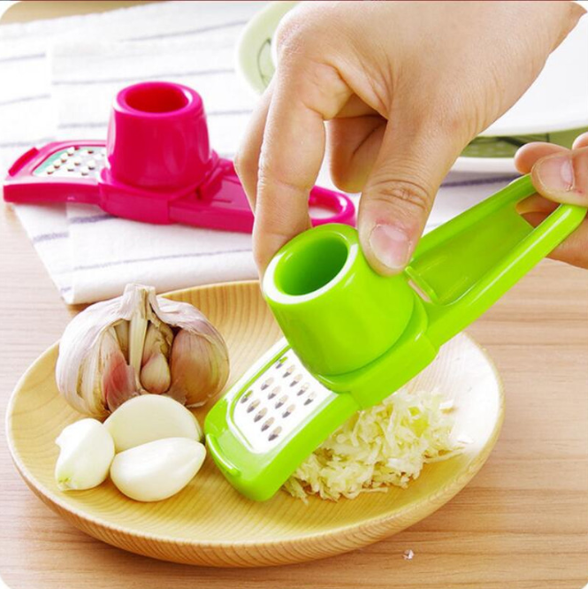 【1个】厨房可悬挂手动不锈钢捻蒜器磨蒜器 捣蒜压蒜研磨工具 蒜泥制作器